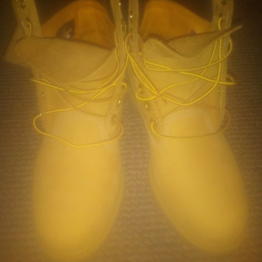NEARLY NEW Wheat Timberland Premium 6 inch Boots Men's Size 9 - CLEAN